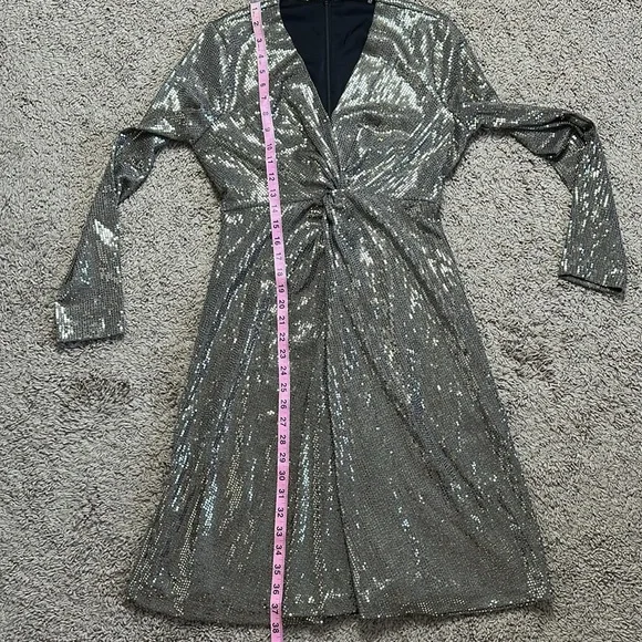 Elie Tahari Sequin Twist Cocktail Dress - Picture 13 of 13